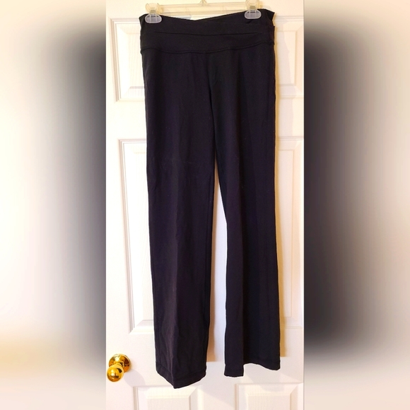 Lululemon yoga pants, size 8 US - Picture 1 of 3